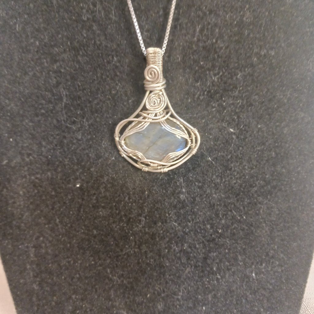 Sterling Silver Wire Wrapped Labradorite Necklace 85$